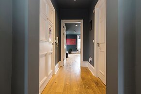 JOIVY Apartments - 5* Central Georgian Apartment (2 Bed)