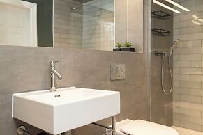 JOIVY Apartments - 5* Central Georgian Apartment (2 Bed)