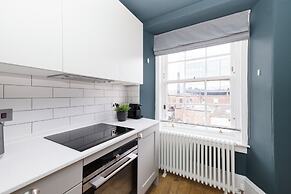 JOIVY Apartments - 5* Central Georgian Apartment (2 Bed)