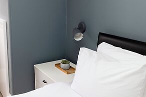 JOIVY Apartments - 5* Central Georgian Apartment (2 Bed)