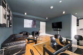 JOIVY Apartments - 5* Central Georgian Apartment (2 Bed)