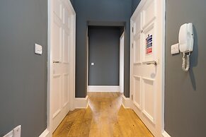 JOIVY Apartments - 5* Central Georgian Apartment (2 Bed)