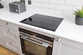 JOIVY Apartments - 5* Central Georgian Apartment (2 Bed)