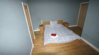 JOIVY Edinburgh Spacious Apartment - Royal Mile