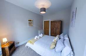 JOIVY Luxury New Town Apartment