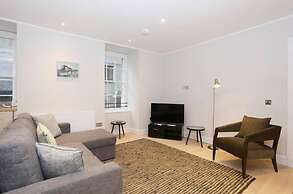 JOIVY Newly Refurbished Apartment on the Historic Royal Mile