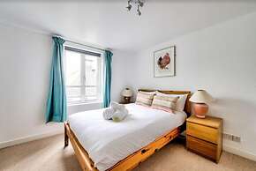 JOIVY Modern Scottish Apt. Next to Royal Mile w/ Parking