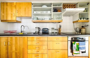 JOIVY Modern Scottish Apt. Next to Royal Mile w/ Parking