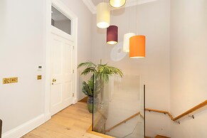 JOIVY Ultra Luxe 3BR home near Princes St