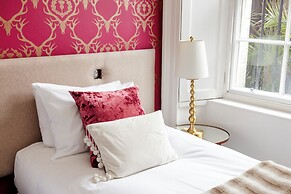 JOIVY Ultra Luxe 3BR home near Princes St