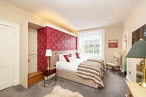 JOIVY Ultra Luxe 3BR home near Princes St