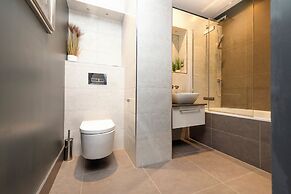 JOIVY Ultra Luxe 3BR home near Princes St