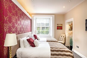 JOIVY Ultra Luxe 3BR home near Princes St