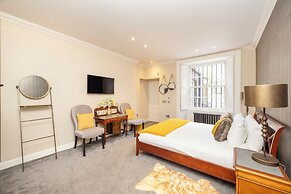 JOIVY Ultra Luxe 3BR home near Princes St