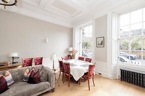 JOIVY Ultra Luxe 3BR home near Princes St