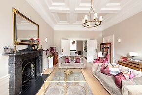 JOIVY Ultra Luxe 3BR home near Princes St