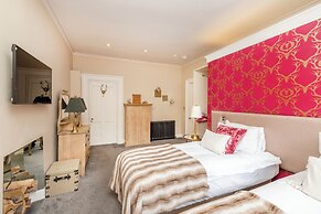 JOIVY Ultra Luxe 3BR home near Princes St