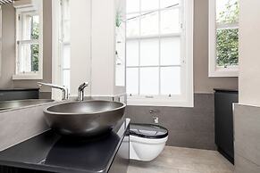 JOIVY Ultra Luxe 3BR home near Princes St