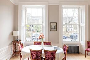 JOIVY Ultra Luxe 3BR home near Princes St