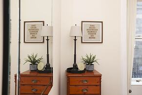 JOIVY Stunning Ground-floor 2bedrm New Town Apt