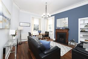 JOIVY Stunning Ground-floor 2bedrm New Town Apt