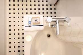 JOIVY Stunning Ground-floor 2bedrm New Town Apt