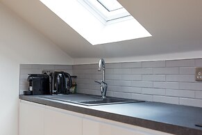 JOIVY Trendy 1-bedroom Main Door House in New Town