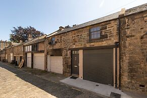 JOIVY Trendy 1-bedroom Main Door House in New Town