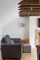 JOIVY Trendy 1-bedroom Main Door House in New Town