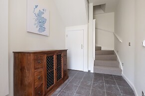 JOIVY Trendy 1-bedroom Main Door House in New Town