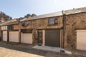 JOIVY Trendy 1-bedroom Main Door House in New Town