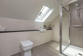 JOIVY Trendy 1-bedroom Main Door House in New Town