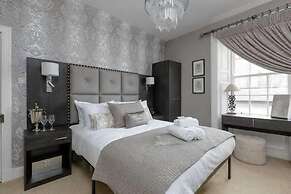 JOIVY Thistle Street Luxury Apt in the Heart of the City