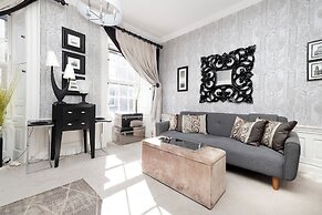 JOIVY Thistle Street Luxury Apt in the Heart of the City