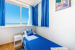 Blue Harmony Sea View Apartment