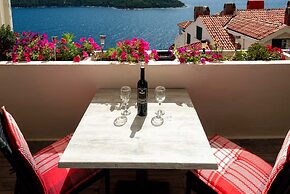 Blue Harmony Sea View Apartment