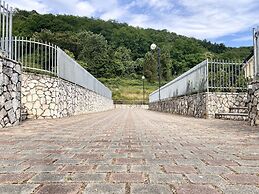 Le Village Sarzana