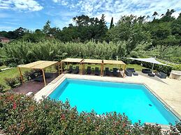 Le Village Sarzana