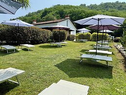 Le Village Sarzana
