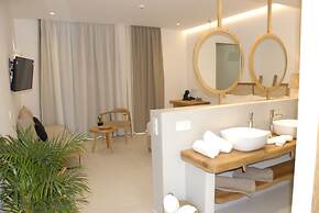 Aqua Blu - Adults Only  by Checkin