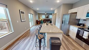 Viewpoint Condominiums