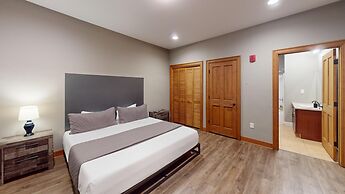 Viewpoint Condominiums