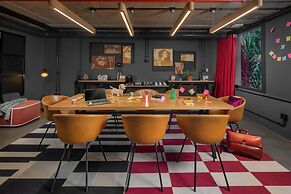 Moxy Lisbon City