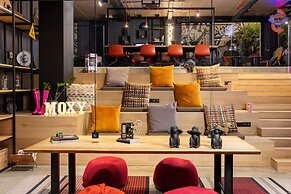 Moxy Lisbon City