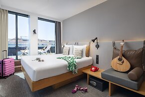Moxy Lisbon City
