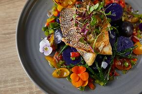 Courtyard by Marriott London City Airport