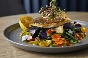 Courtyard by Marriott London City Airport