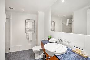 Belle Escapes - Oceanview Suite Alamanda Beachfront Resort 