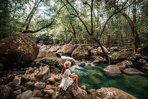 Belle Escapes - Oceanview Suite Alamanda Beachfront Resort 