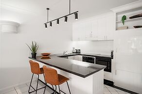 Belle Escapes - Oceanview Suite Alamanda Beachfront Resort 